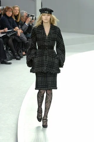 Look 10